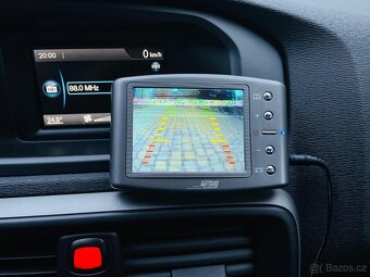 Volvo V40 2.0D3 130KW 5V MANUÁL KAMERA ODPOČET DPH 1 MAJITEL - 18