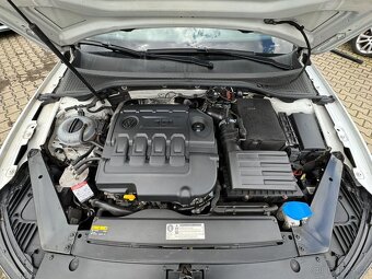 Volkswagen Passat Variant 2,0 TDI 110KW BEZ AD BLUE DPH - 18