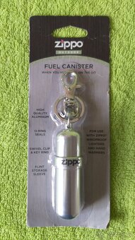 Predám ZIPPO ZAPAĽOVAČE, KOŽENÉ PÚZDRA A PRÍVESOK-KANISTER N - 18
