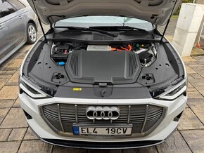Audi e-tron,55,300kw,alcantara,tour,carplay,matrix,nov.motor - 18