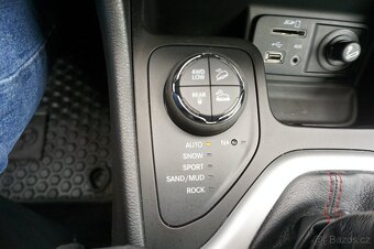 JEEP CHEROKEE TRAILHAWK 3,2 V6 200KW 2015 CZ - 18