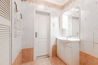 Byt 2+1, 85 m2, cihla, OV, před rekonstrukci, ul. Na Rokytce - 18