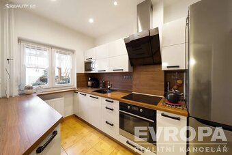 Prodej rodinného domu 198 m², pozemek 278 m² - 18