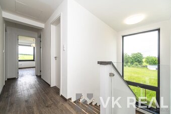 Pronájem RD 4+kk+pracovna a 2xšatna, cca 200m2, pozemek cca  - 18