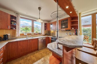 Prodej rodinného domu dispozice 5+kk ve Vlčicích - 18