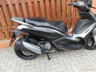 Piaggio Beverly 350 sport touring ABS ASR (2016) - 18