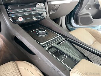 Jaguar F-Pace 35t AWD250kW,360°Kamery,Tažné - 18