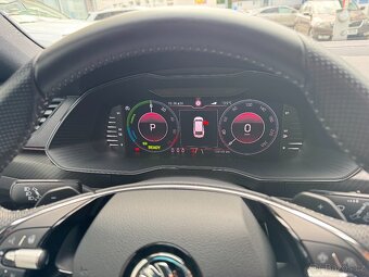Škoda Superb 3 iV 1.4 TSI 150kW DSG Sportline Tažné Matrix - 18