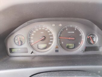 Volvo XC70 Cross Country 2,4D5 120kw bez DPF,11/2004, - 18