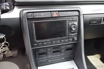 Audi A4 B7 3.2 V6/S-LINE/MANUÁL/4X4/ - 18