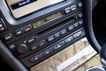 Jaguar S-Type 4.2 V8 Executive - 18
