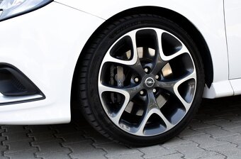 Opel Corsa OPC E Performance - 18