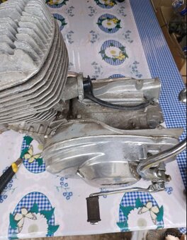 Originální nový motor na IŽ Jupiter IŽ Planeta IZH IŽ350 - 18