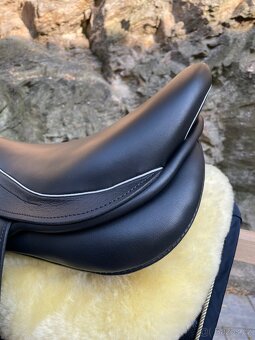 SKOKOVE SEDLO KENTAUR PERSEUS SP POSEDLI 17,5 KOMORA 2 - 18