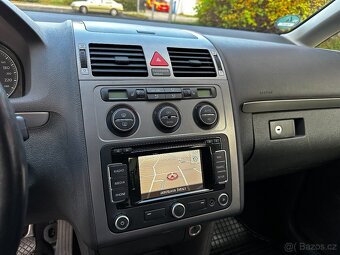 Volkswagen Touran 1.4 TSI 103 kW Highline Navi ParkAssist - 18