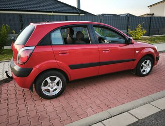 KIA Rio 1.4 - rok 4/2009, najeto 89.800 km, nová STK - 18