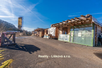 Prodej bývalého zemšdělského areálu nyní využívaného pro dře - 18