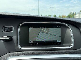Volvo V40 D4 AUT/Polestar - 147 kW/servis. kn./v ČR-1. maj. - 18