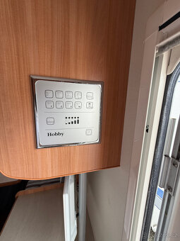 Hobby 350 TB DeLuxe, NAFUKOVACÍ PŘEDSTAN, TV,  839kg -SLEVA- - 18
