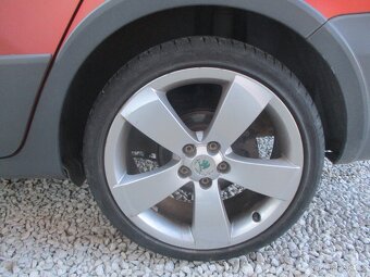 Škoda Fabia 1.6i SCOUT Combi - 18