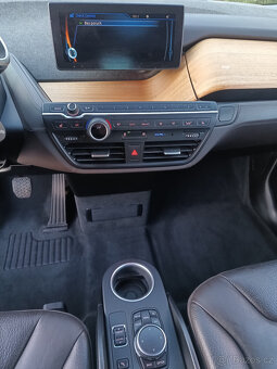 BMW i3 LED, kůže, šíbr, kamera, tepelko, velká naviagce - 18