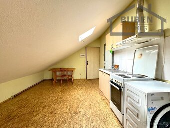 RD se čtyřmi bytovými jednotkami (užitná plocha 460 m2) - Dl - 18