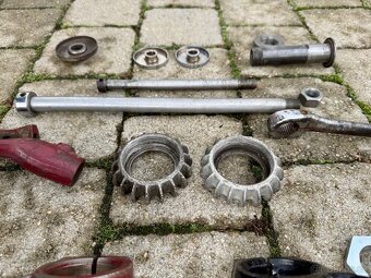 Jawa pérák, kývačka, Ogar - díly - 18