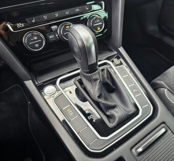 VW Passat Variant Elegance 2.0 TDI 110 kW 7DSG rv.2020 - 18