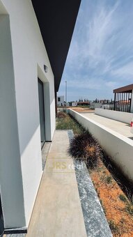 Prodej vily 3+1, 175 m2, s terasou 60 m2, pozemek 340 m2 – p - 18