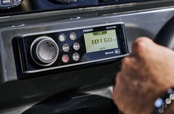 QUICKSILVER Activ 675 BOWRIDER + MERCURY F 150 EFI EXLPT - 18