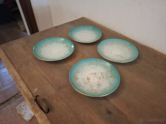 Sklo a porcelán - 18