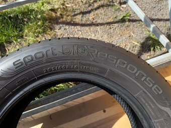 Zánovní letní pneu 205/60/16 Dunlop Sport BluResponse - 18