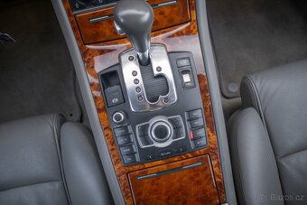 Audi A8 Long 4.2 V8 quattro tiptronic - 18