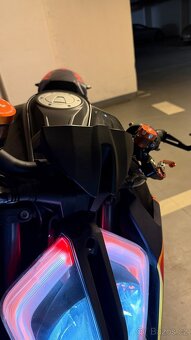 KTM 1290 Super Duke R - 18