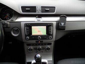 VW Passat B7 2.0 TDI 130 KW,Xenon,Navi.R.V.07/2014 Zachovalé - 18