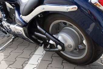 Suzuki VLR 1800 Intruder - 18