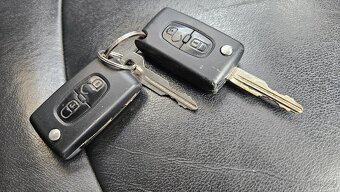 Peugeot 4007 2.2 HDI Platinum 4x4 - 18