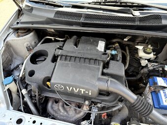 Toyota Yaris 1.3i 64kw AUTOMAT KLIMA - 18