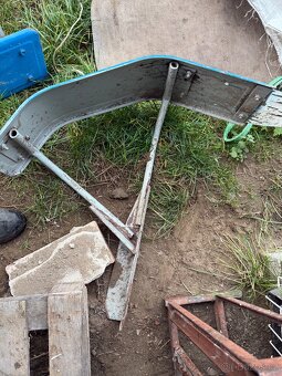 Díly na traktor - 18