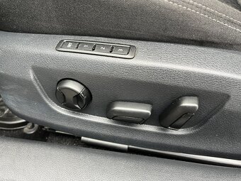 Škoda Superb 2.0tdi 140kw manuál po servisu nehavarované - 18