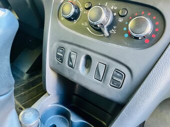DACIA SANDERO STEPWAY 0.9 i BENZÍN KLIMA TAŽNÉ ZAŘÍZENÍ - 18