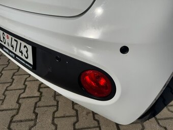 Hyundai i10 1,0 48 KW 1. MAJ ČR KM KOLA - 18