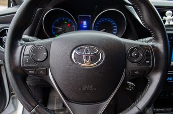 Toyota Auris 1.6 l D-4D - 18