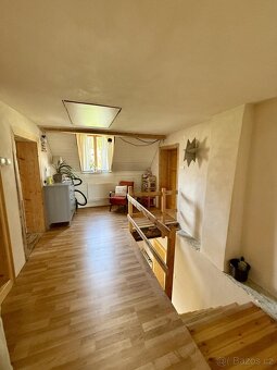 Prodej rodinného domu 200 m2, pozemek 1.207 m2 - 18