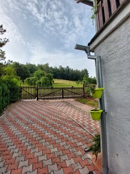 Prostorný dům s možností podnikání v podhradí - 18