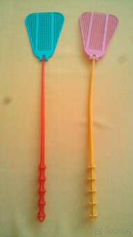 Retro zrcátko, kartáče, hřebínky, natáčky, cest. hyg. taška - 18