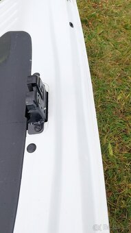 DACIA DUSTER 1 – DVEŘE KUFRU BÍLÉ - 18