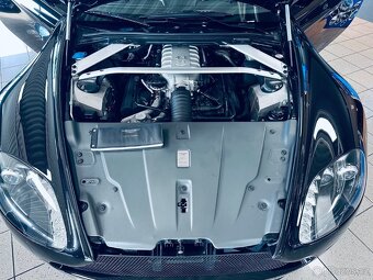 Aston Martin V8 Vantage - 18
