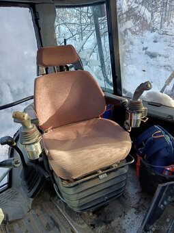 Massey Fegruson 6180 lesní kolový traktor - 18