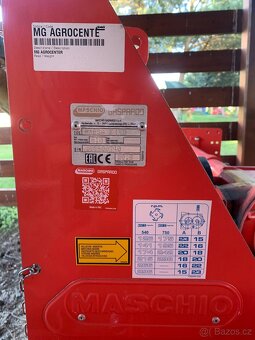 traktor Kubota viniční - 18